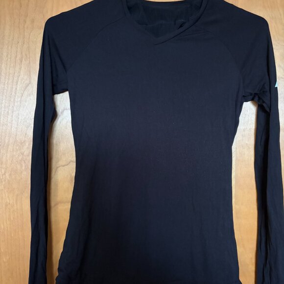 Forme Long Sleeve V-Neck - Picture 2 of 4